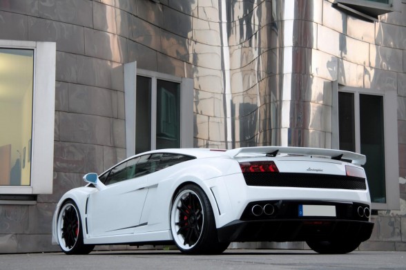 1ae7c_2011-3-Anderson-Germany-Lamborghini-Gallardo-White-Edition-Rear-Angle-View-588x391